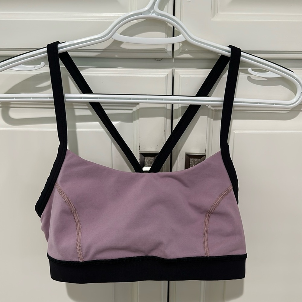 Lululmeon sports bra
